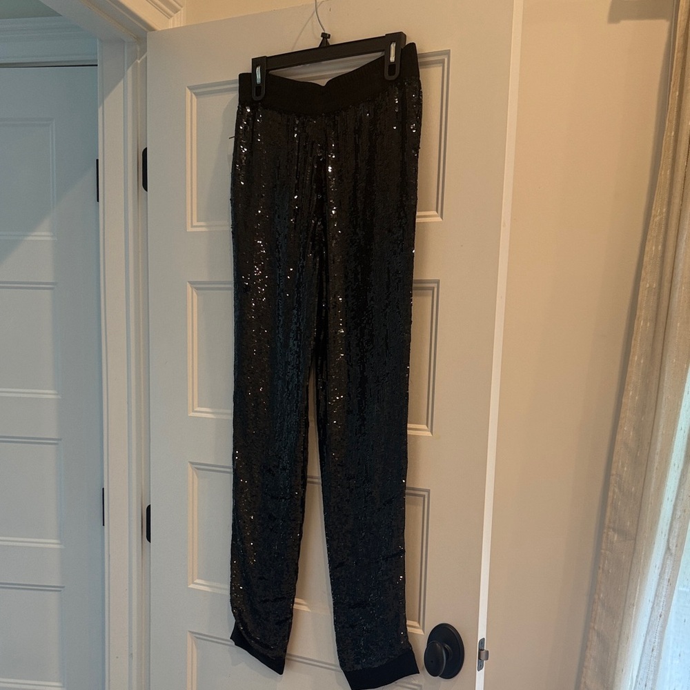 Joseph Black Sequin Women's joggers with crepe detail.  Sz 38